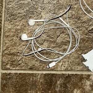 iPhone headphone jack